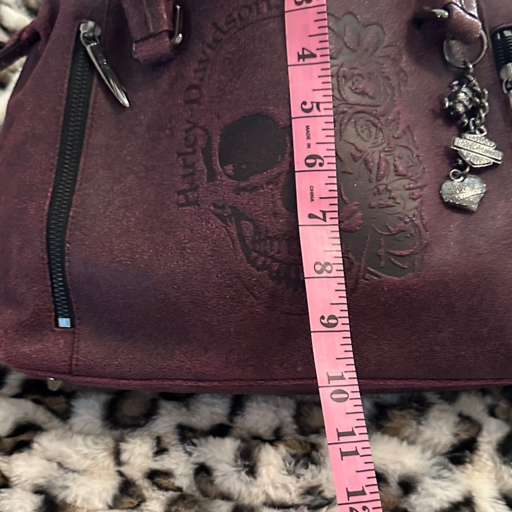 Harley-Davidson Burgundy Shoulder Bag with Skull Embossing - Picture 8 of 12
